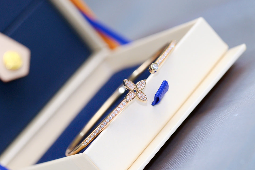 [Royal Jewellery]IDYLLE PINK GOLD OPEN BRACELET DIAMOND PAVED
