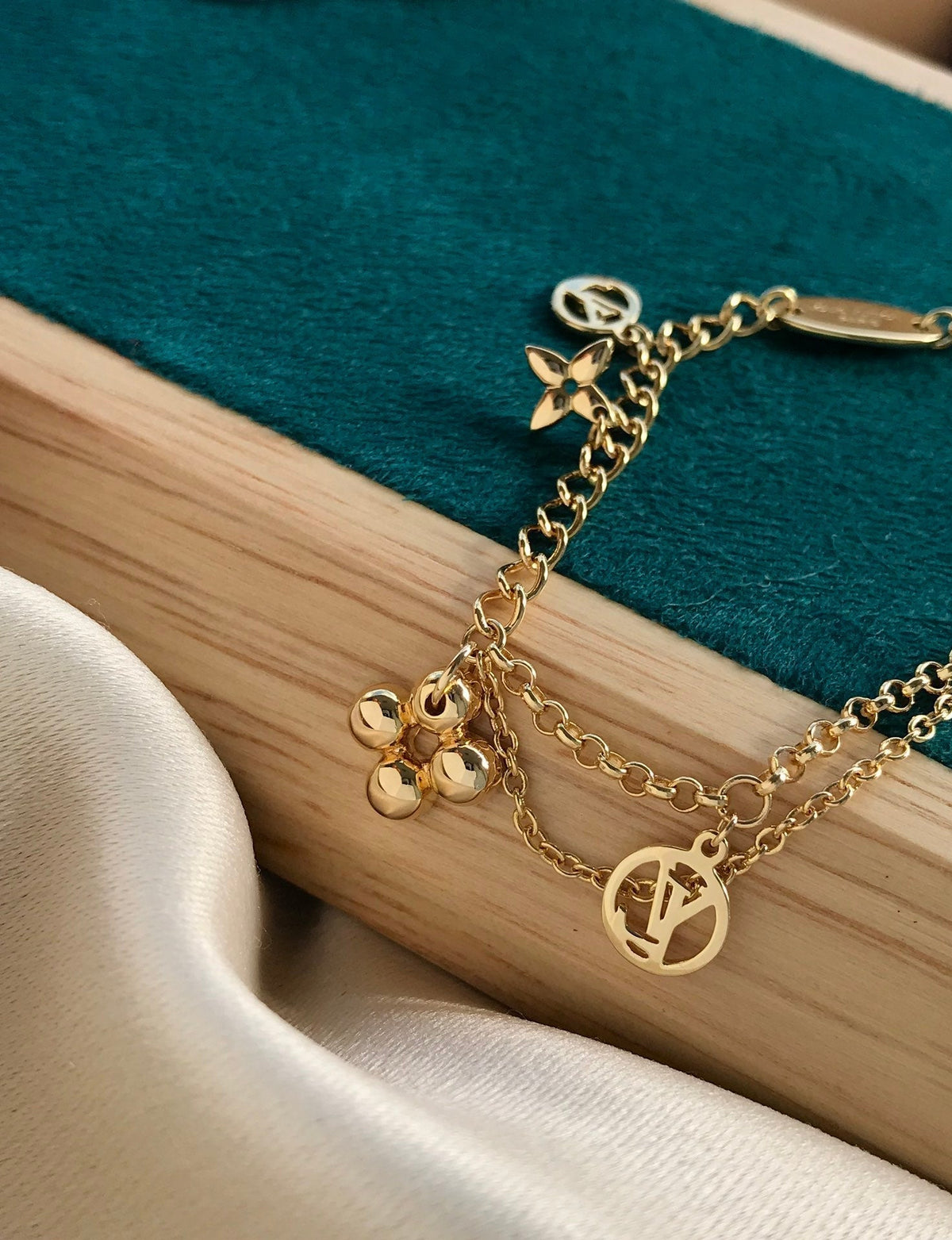 [Royal Jewellery]BLOOMING PINK GOLD MOP BRACELET
