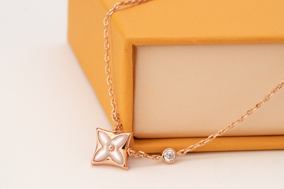 [Royal Jewellery]STAR PINK MOP 1 DIAMOND PINK GOLD NECKLACE