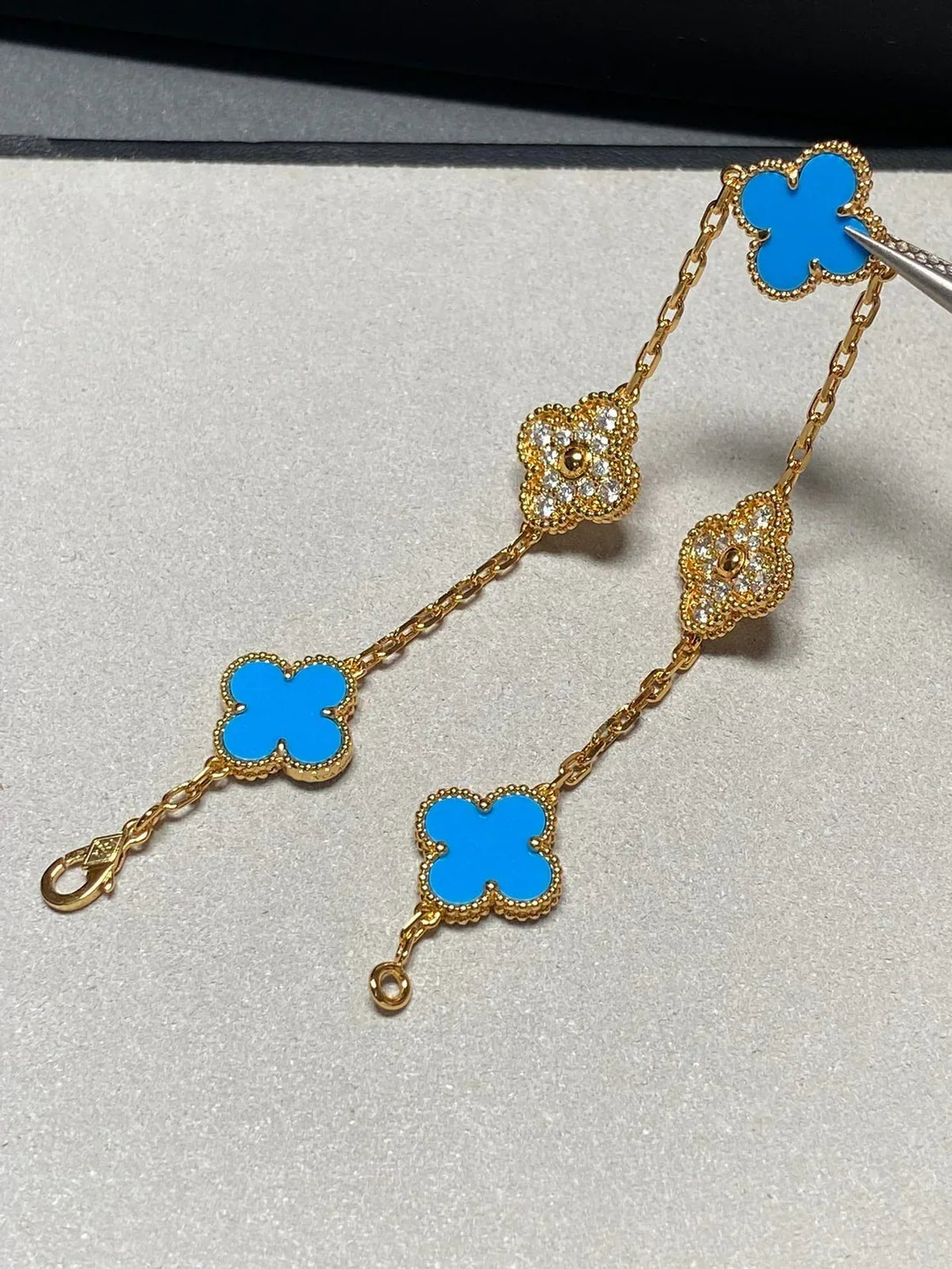 [Royal Jewellery] CLOVER 5 MOTIF BLUE AGATE BRACELET COLLECTION