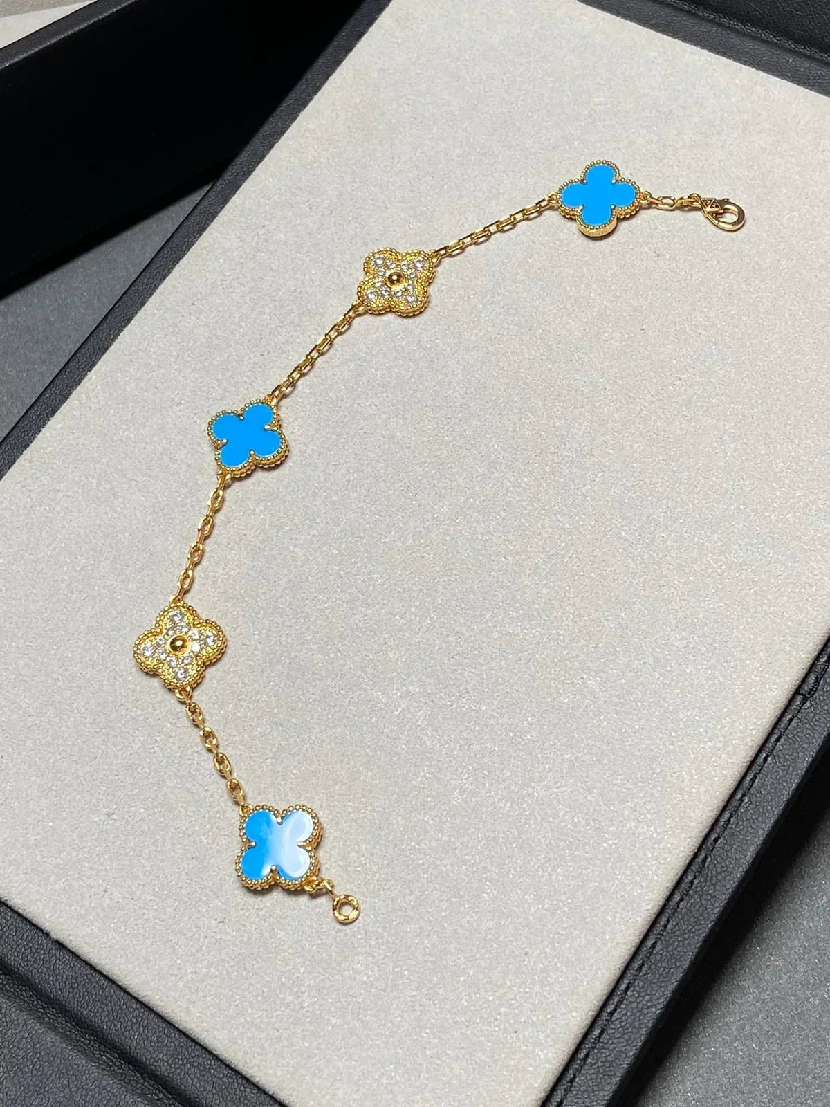 [Royal Jewellery] CLOVER 5 MOTIF BLUE AGATE BRACELET COLLECTION