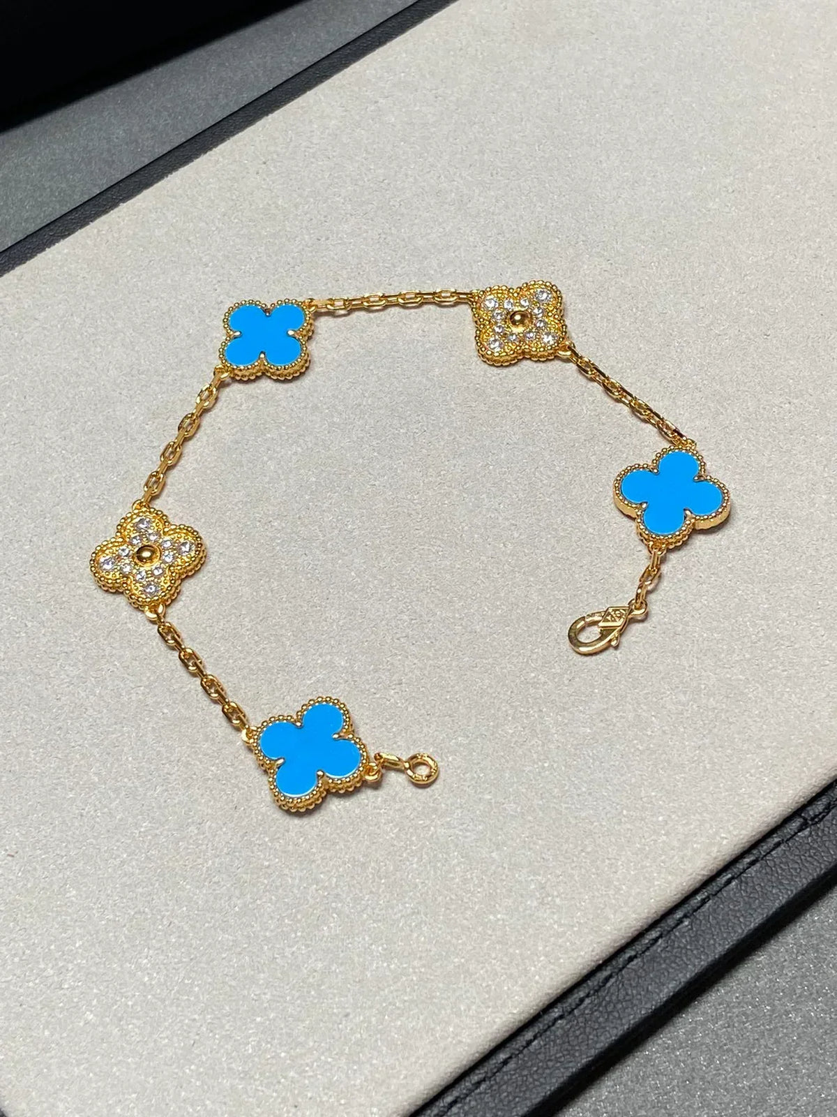 [Royal Jewellery] CLOVER 5 MOTIF BLUE AGATE BRACELET COLLECTION