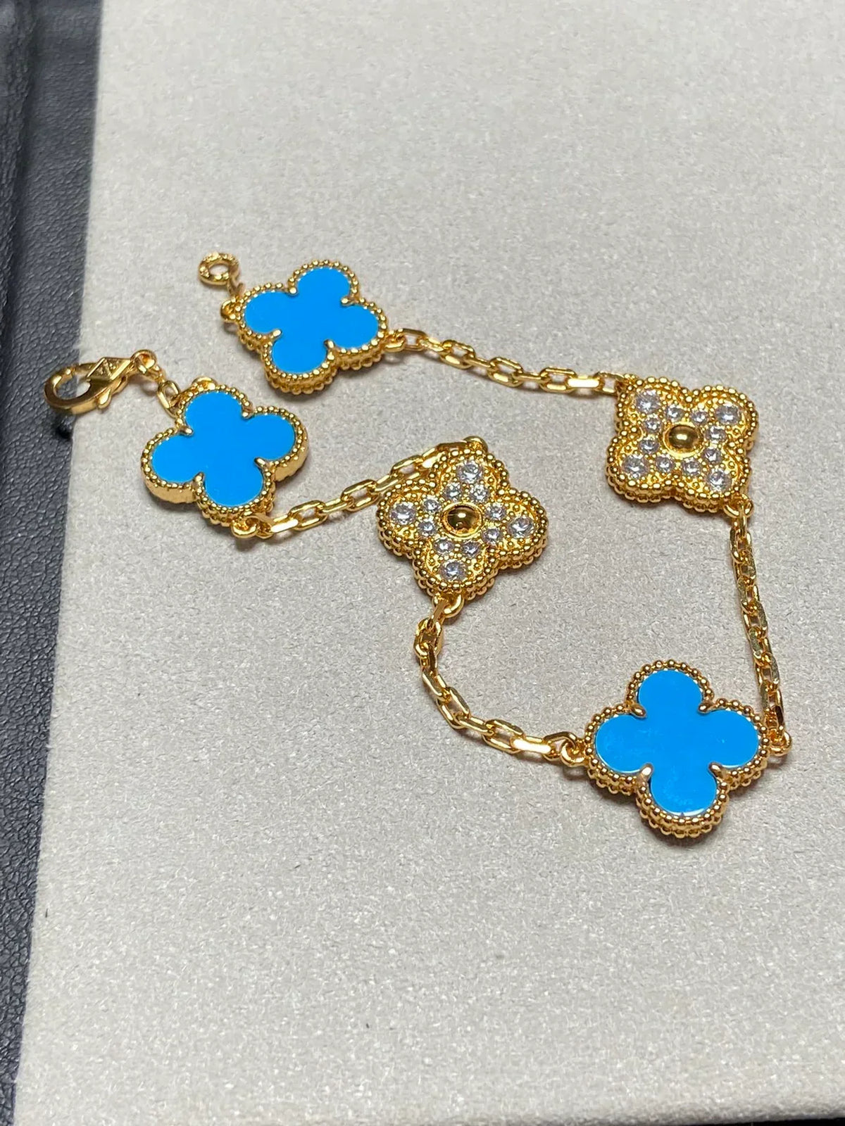 [Royal Jewellery] CLOVER 5 MOTIF BLUE AGATE BRACELET COLLECTION