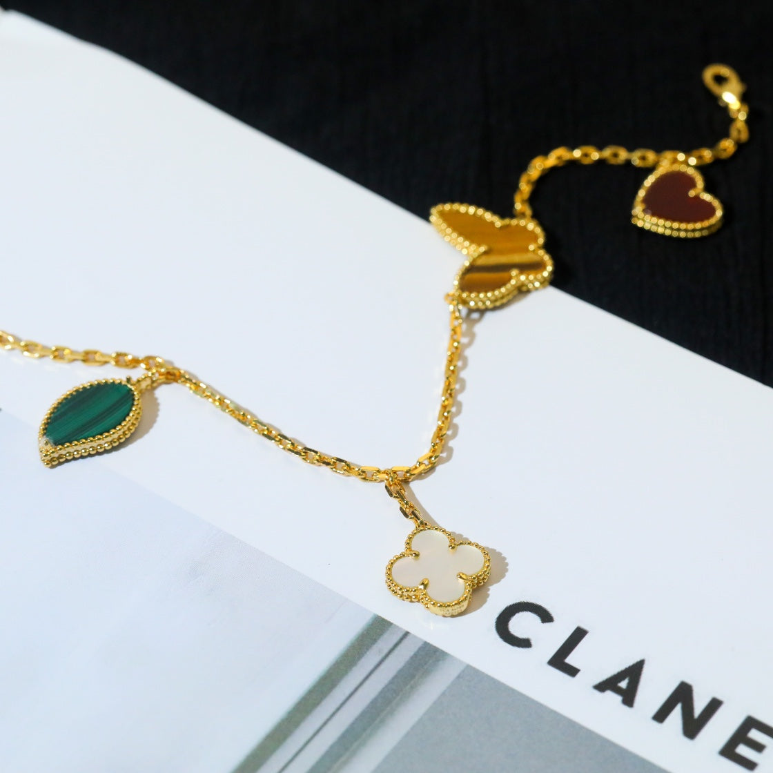 [Royal Jewellery]LUCKY SPRING 5 MOTIF GOLD BRACELET