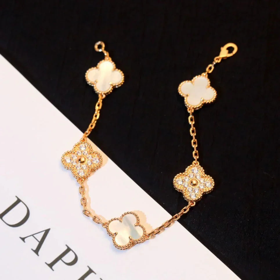 [Royal Jewellery]CLOVER WHITE PEARL MOP 5 MOTIF BRACELET COLLECTION