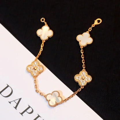 [Royal Jewellery]CLOVER WHITE PEARL MOP 5 MOTIF BRACELET COLLECTION