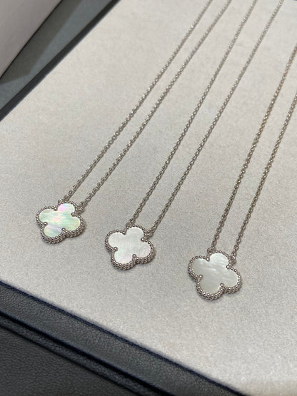 [Royal Jewellery]CLOVER MEDIUM SILVER WHITE MOP NECKLACE