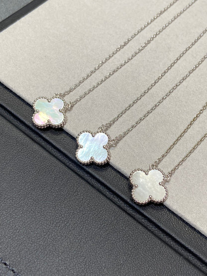 [Royal Jewellery]CLOVER MEDIUM SILVER WHITE MOP NECKLACE