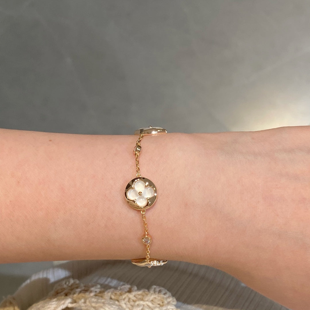 [Royal Jewellery]STAR AND SUN 4 MOTIF WHITE MOP PINK GOLD BRACELET
