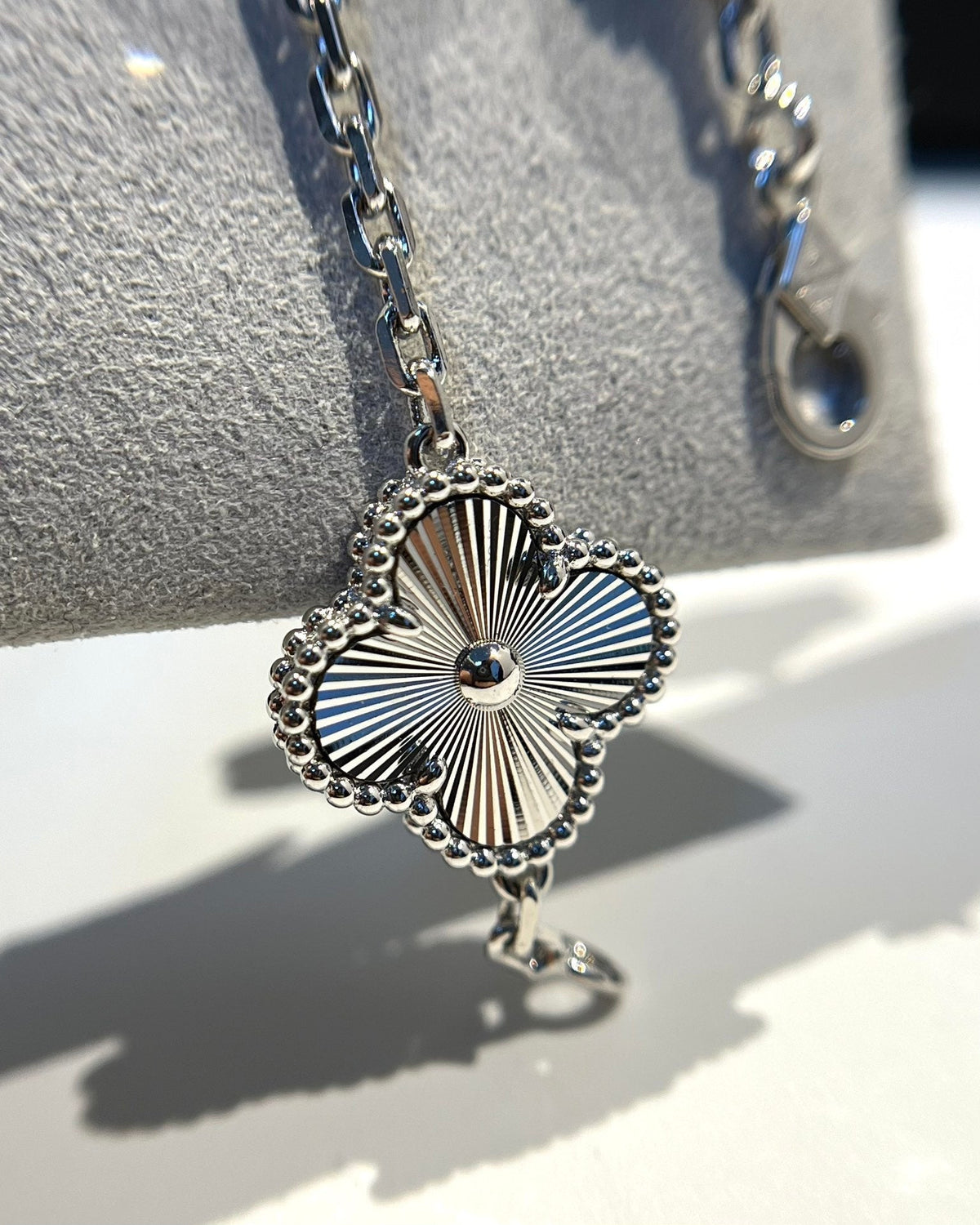 [Royal Jewellery] CLOVER 5 MOTIF LASER BRACELET COLLECTION