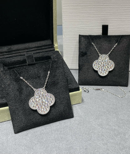 [Royal Jewellery]CLOVER 25MM LARGE PENDANT DIAMOND PAVED SILVER NECKLACE