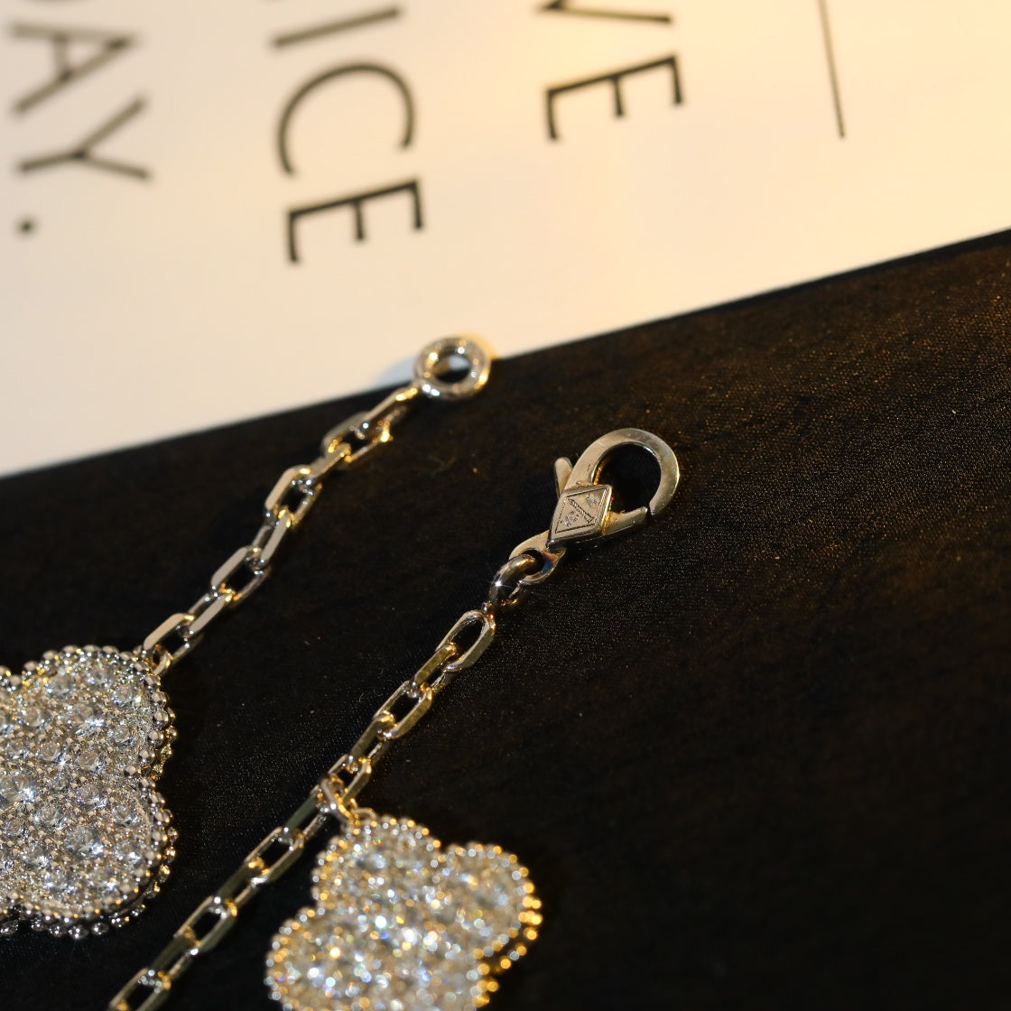 [Royal Jewellery]CLOVER BRACELET 5 MOTIF SILVER DIAMOND PAVED