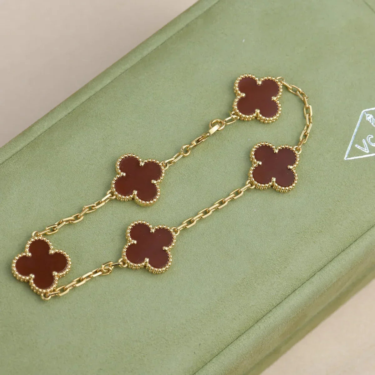 [Royal Jewellery] CLOVER 5 MOTIF RED CORNELIAN BRACELET COLLECTION