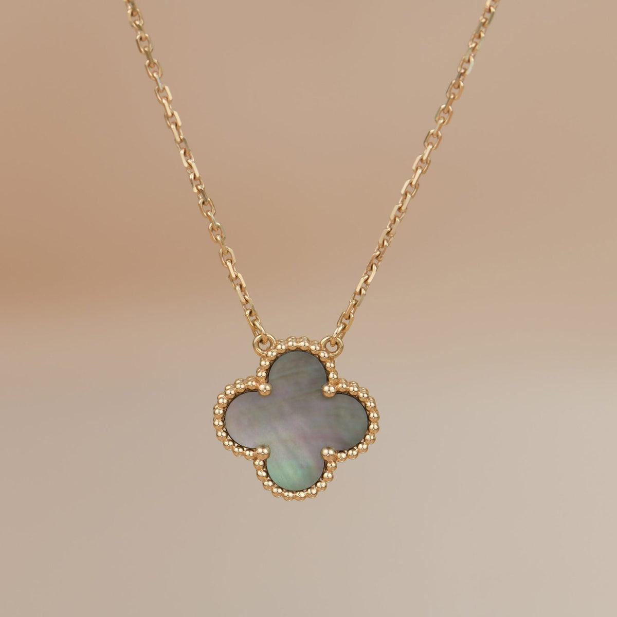 [Royal Jewellery]CLOVER 15MM  GRAY MOTHER OF PEARL NECKLACE