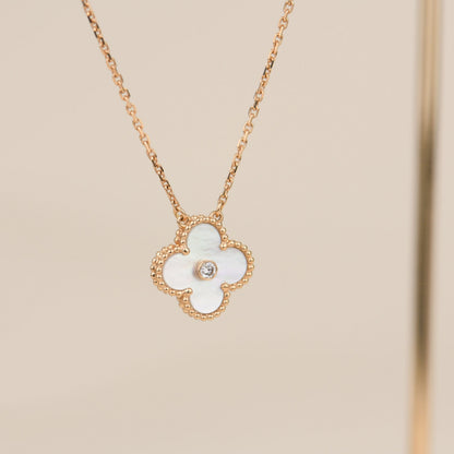 [Royal Jewellery]CLOVER 15MM DIAMOND WHITE FRITILLARIA NECKLACE