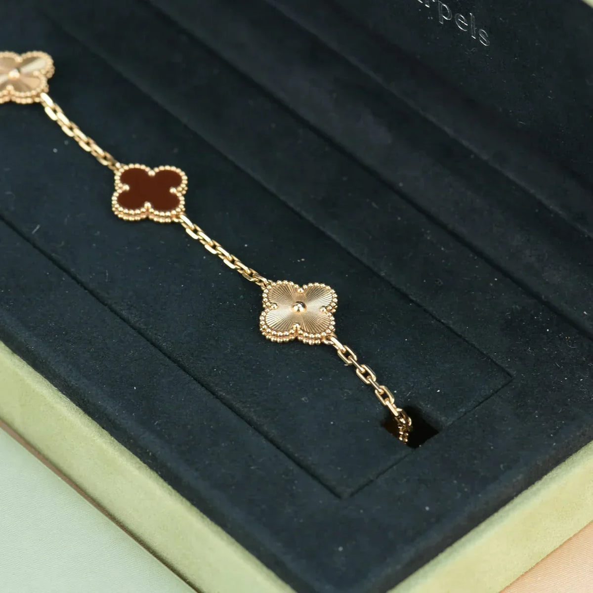 [Royal Jewellery] CLOVER 5 MOTIF RED CORNELIAN BRACELET COLLECTION