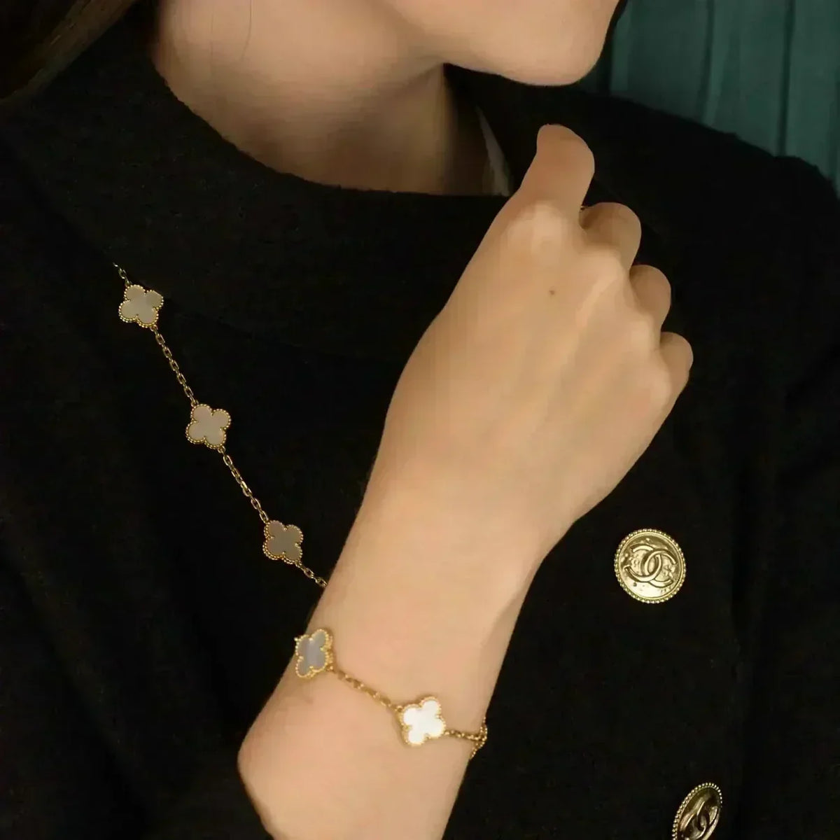[Royal Jewellery]CLOVER WHITE PEARL MOP 5 MOTIF BRACELET COLLECTION