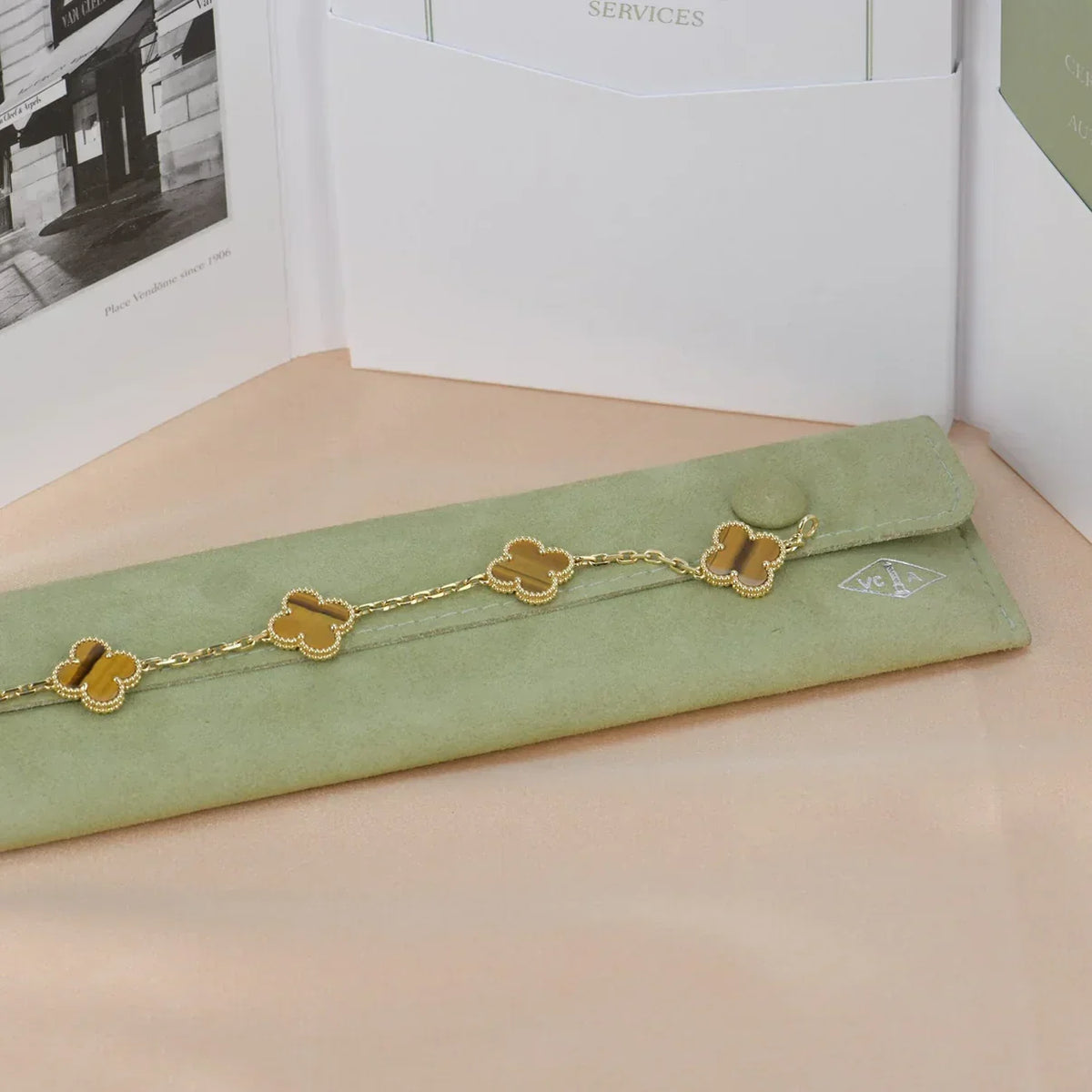 [Royal Jewellery] CLOVER 5 MOTIFS TIGER EYE BRACELET COLLECTION