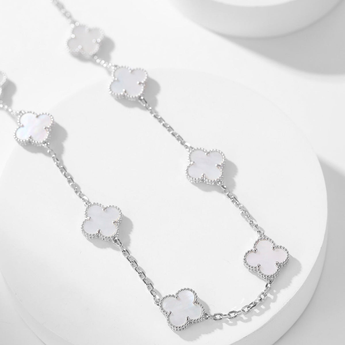 [Royal Jewellery]CLOVER 10 MOTIFS WHITE MOTHER OF PEARL NECKLACE