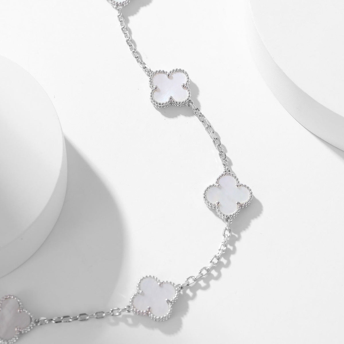 [Royal Jewellery]CLOVER 10 MOTIFS WHITE MOTHER OF PEARL NECKLACE