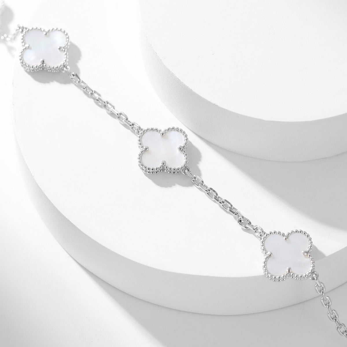 [Royal Jewellery]CLOVER 10 MOTIFS WHITE MOTHER OF PEARL NECKLACE