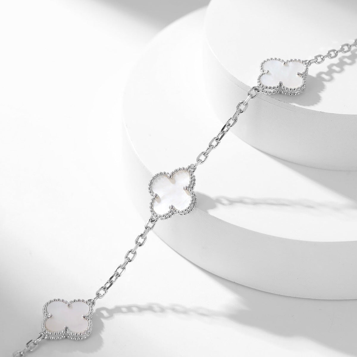 [Royal Jewellery]CLOVER 10 MOTIFS WHITE MOTHER OF PEARL NECKLACE