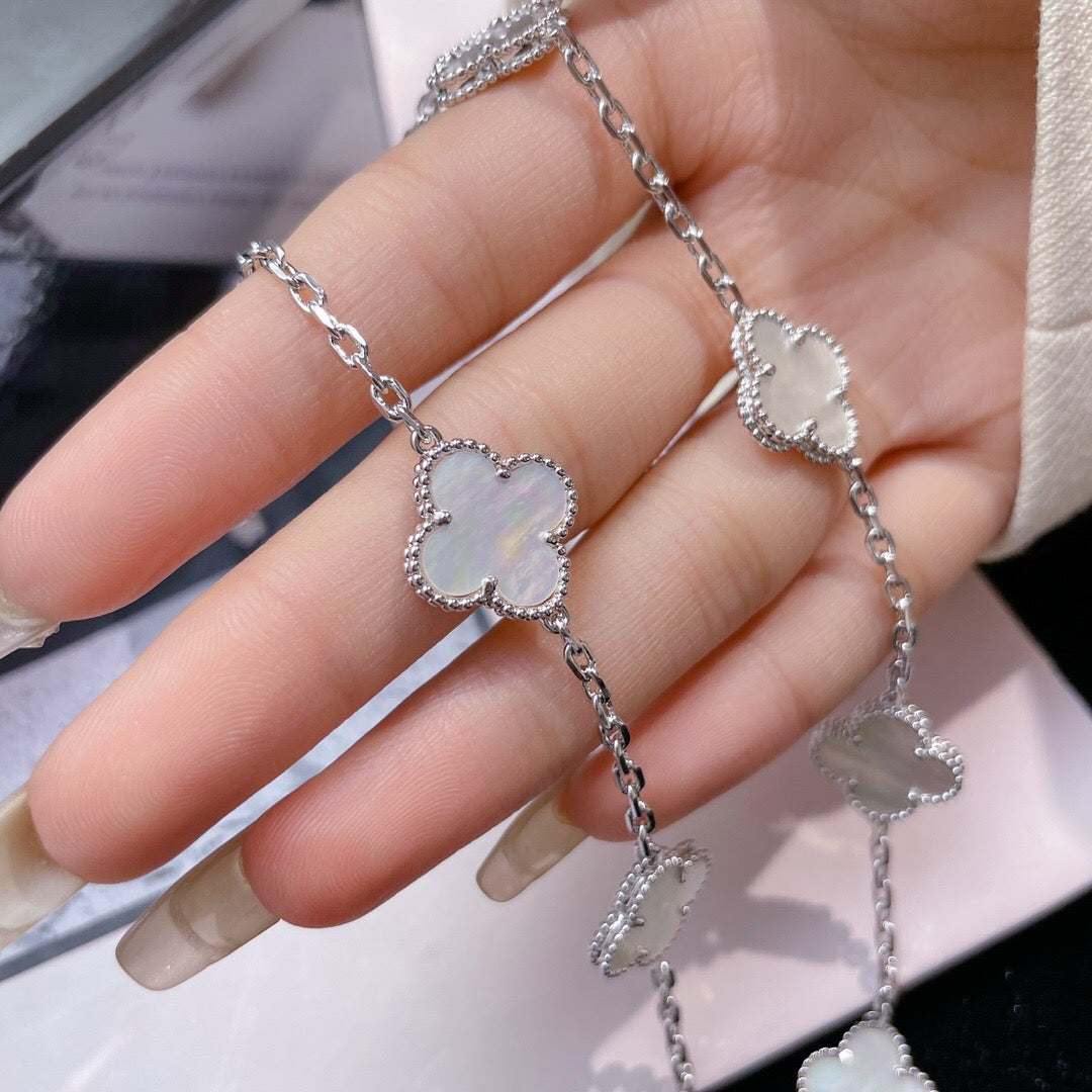 [Royal Jewellery]CLOVER 10 MOTIFS WHITE MOTHER OF PEARL NECKLACE