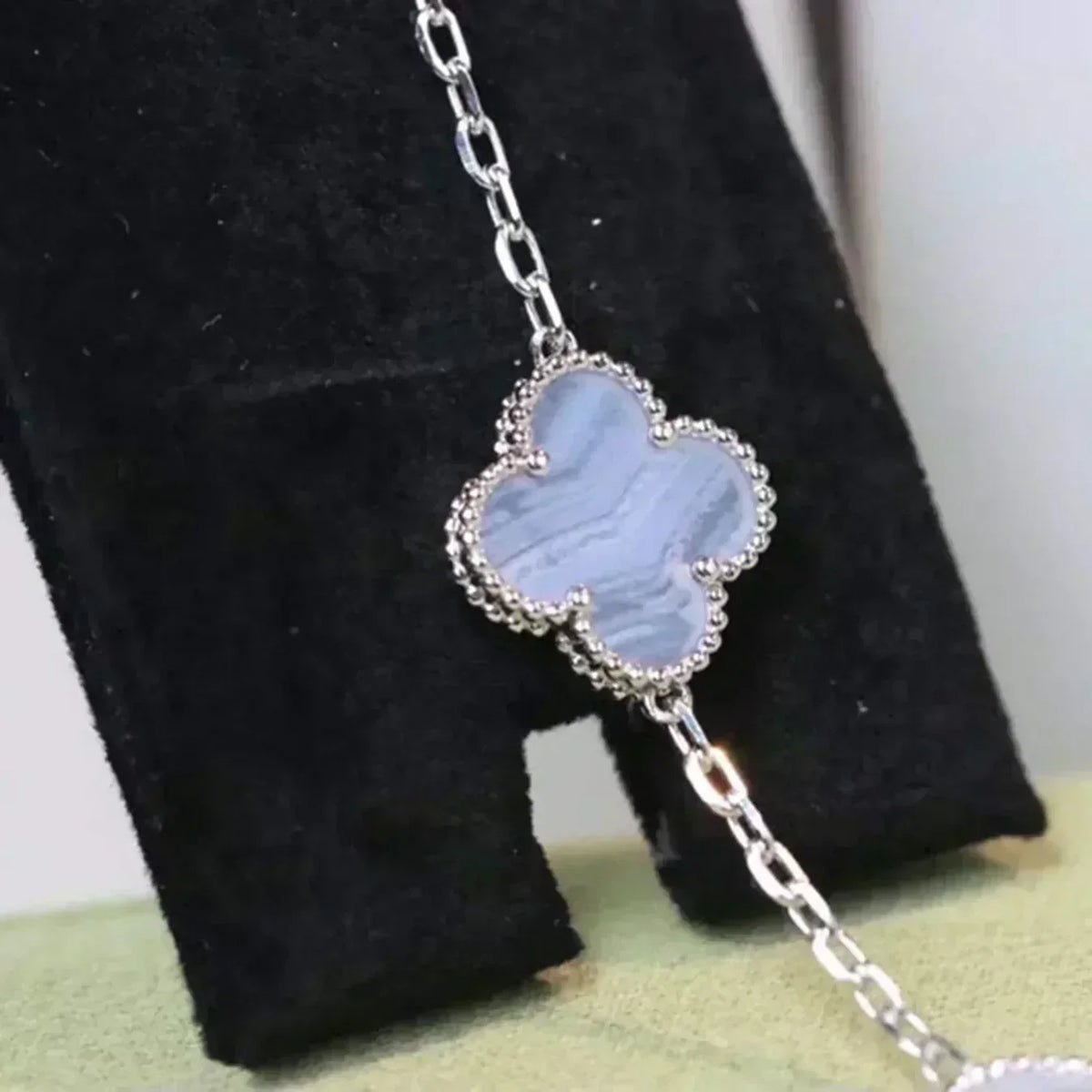 [Royal Jewellery] CLOVER 5 MOTIF PURPLE CHALCEDONY BRACELET COLLECTION