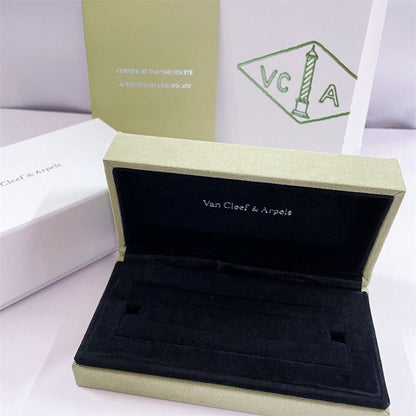 [Royal] VA CLOVER BOX GIFT BAG