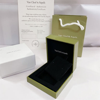 [Royal] VA CLOVER BOX GIFT BAG