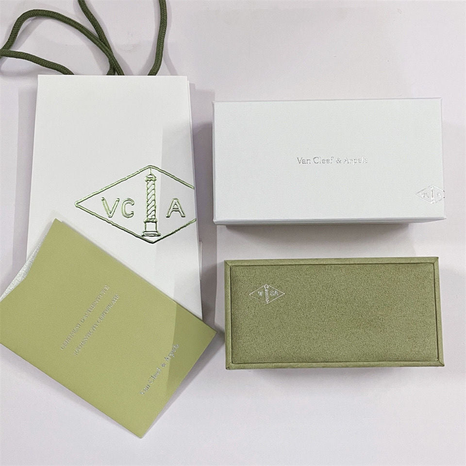 [Royal] VA CLOVER BOX GIFT BAG