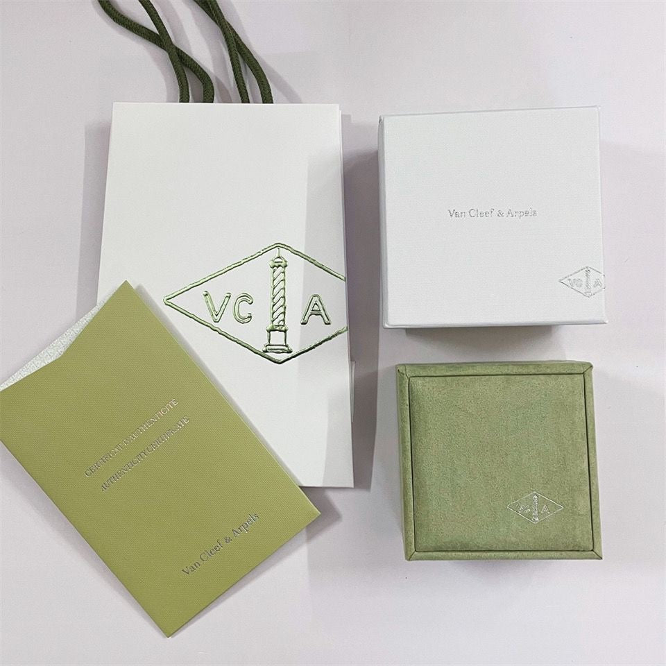 [Royal] VA CLOVER BOX GIFT BAG