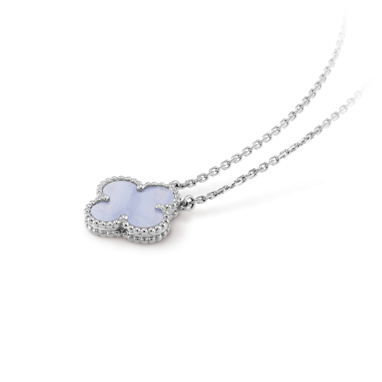 [Royal Jewellery]CLOVER 15MM BLUE CHALCEDONY NECKLACE SILVER
