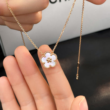 [Royal Jewellery]LUCKY  WHITE MOP  PLUM BLOSSOM NECKLACE