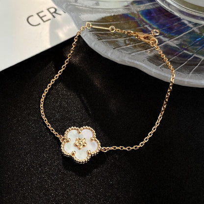 [Royal Jewellery]LUCKY WHITE MOP PLUM BLOSSOM  BRACELET