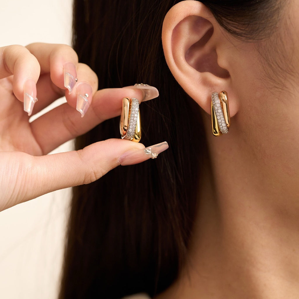 [Royal] TRINITY HALF DIAMOND  CUSHION EARRINGS