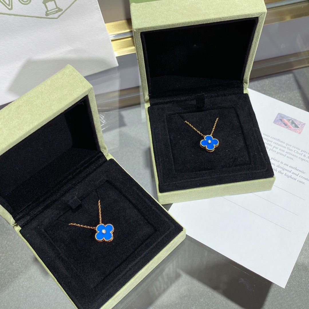 [Royal Jewellery]CLOVER 15MM DIAMOND AND BLUE AGATE NECKLACE