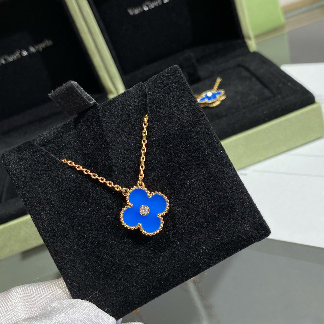 [Royal Jewellery]CLOVER 15MM DIAMOND AND BLUE AGATE NECKLACE