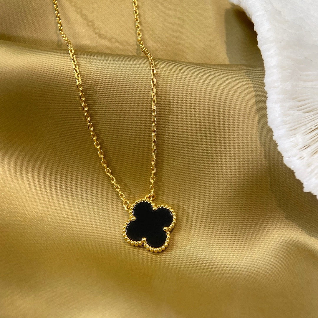 [Royal Jewellery]CLOVER 15MM BLACK ONYX SINGLE FLOWER NECKLACE