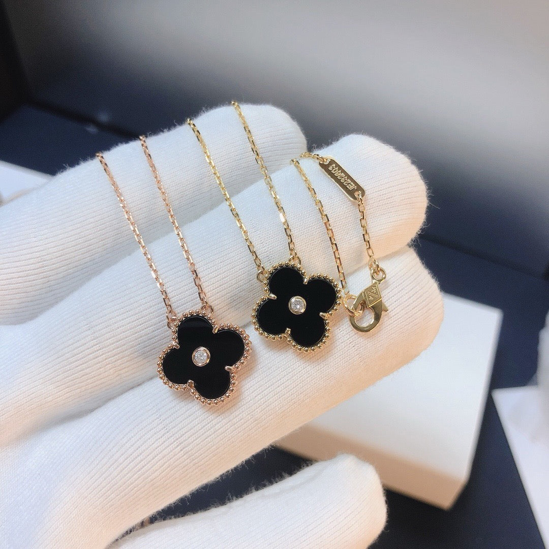 [Royal Jewellery]CLOVER 15MM DIAMOND ONYX NECKLACE