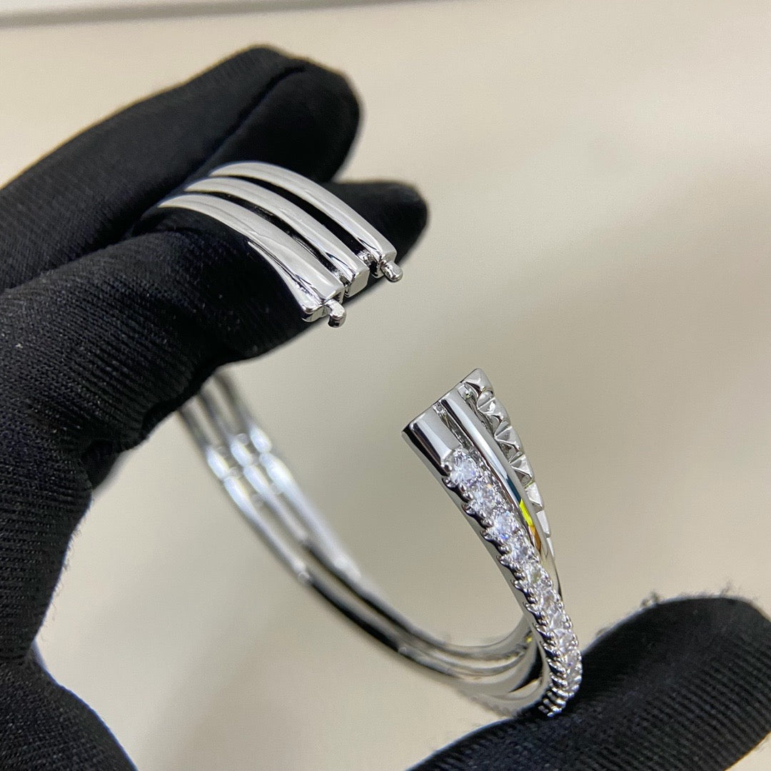 [Royal] ETINCELLE HALF-PAVED DIAMOND BRACELET