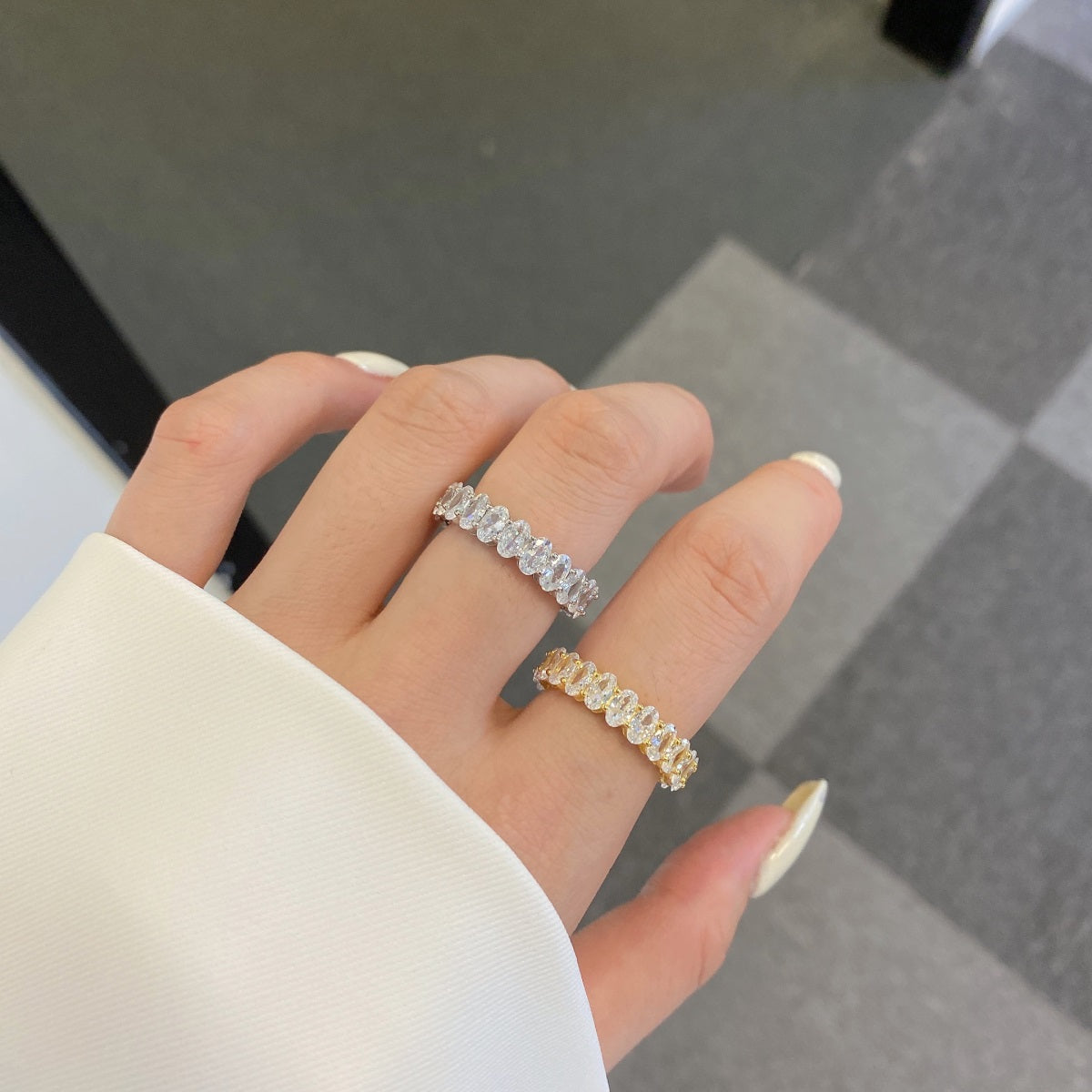 [Royal Jewellery]Ornate Oval Cut Tennis Ring