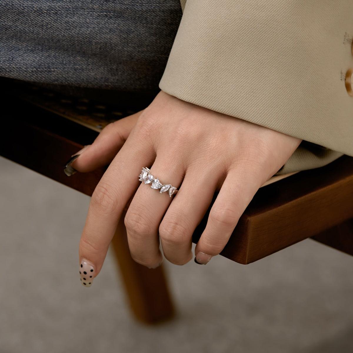 [Royal Jewellery]Delicate Multi Cut Ring