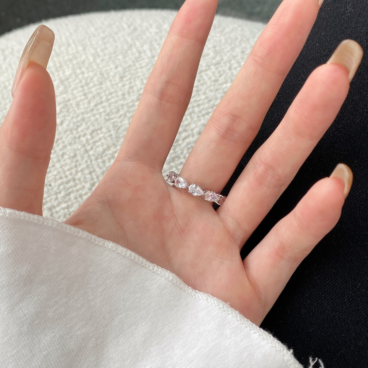 [Royal Jewellery]Exquisite Pear Cut Tennis Ring