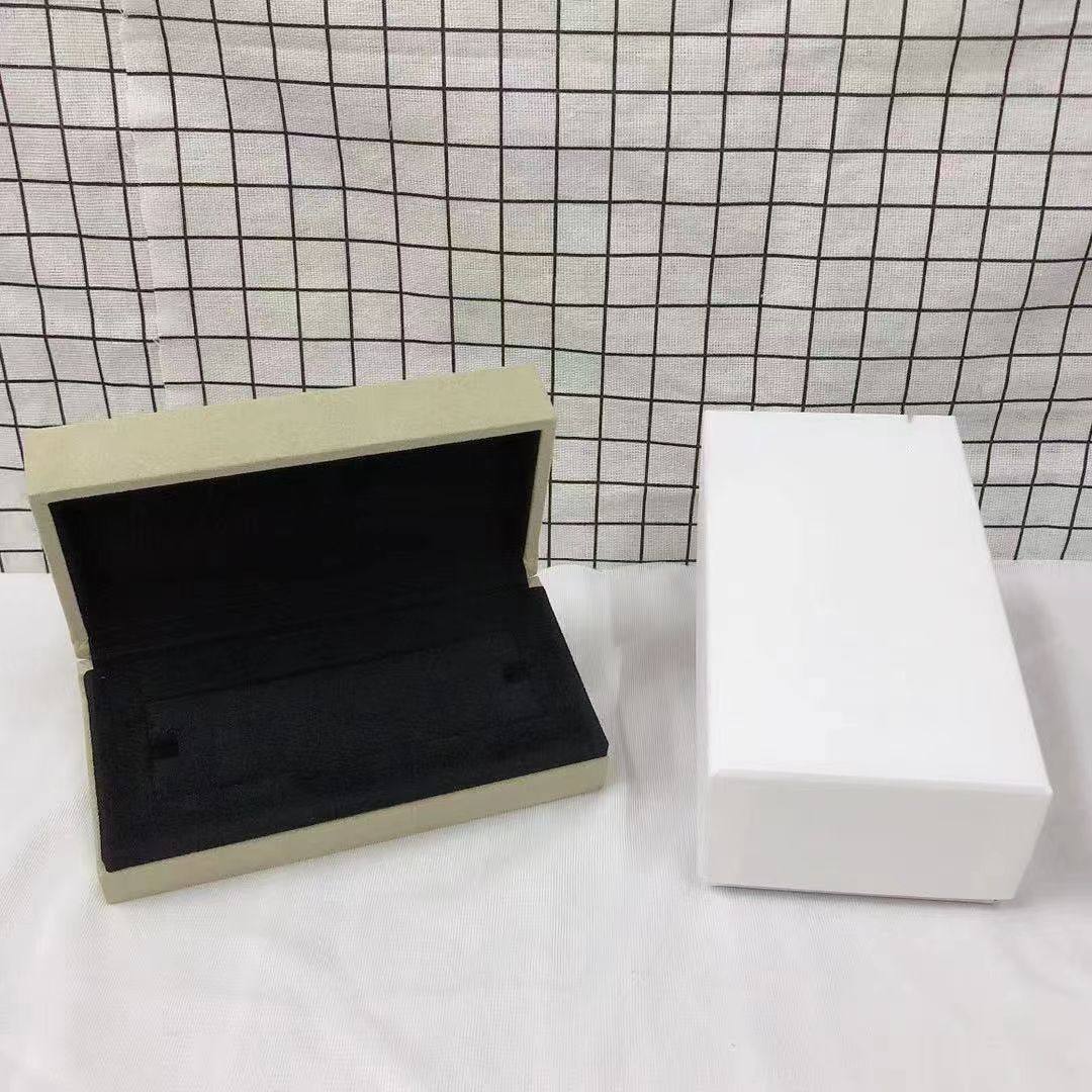 [Royal] VA CLOVER BOX GIFT BAG