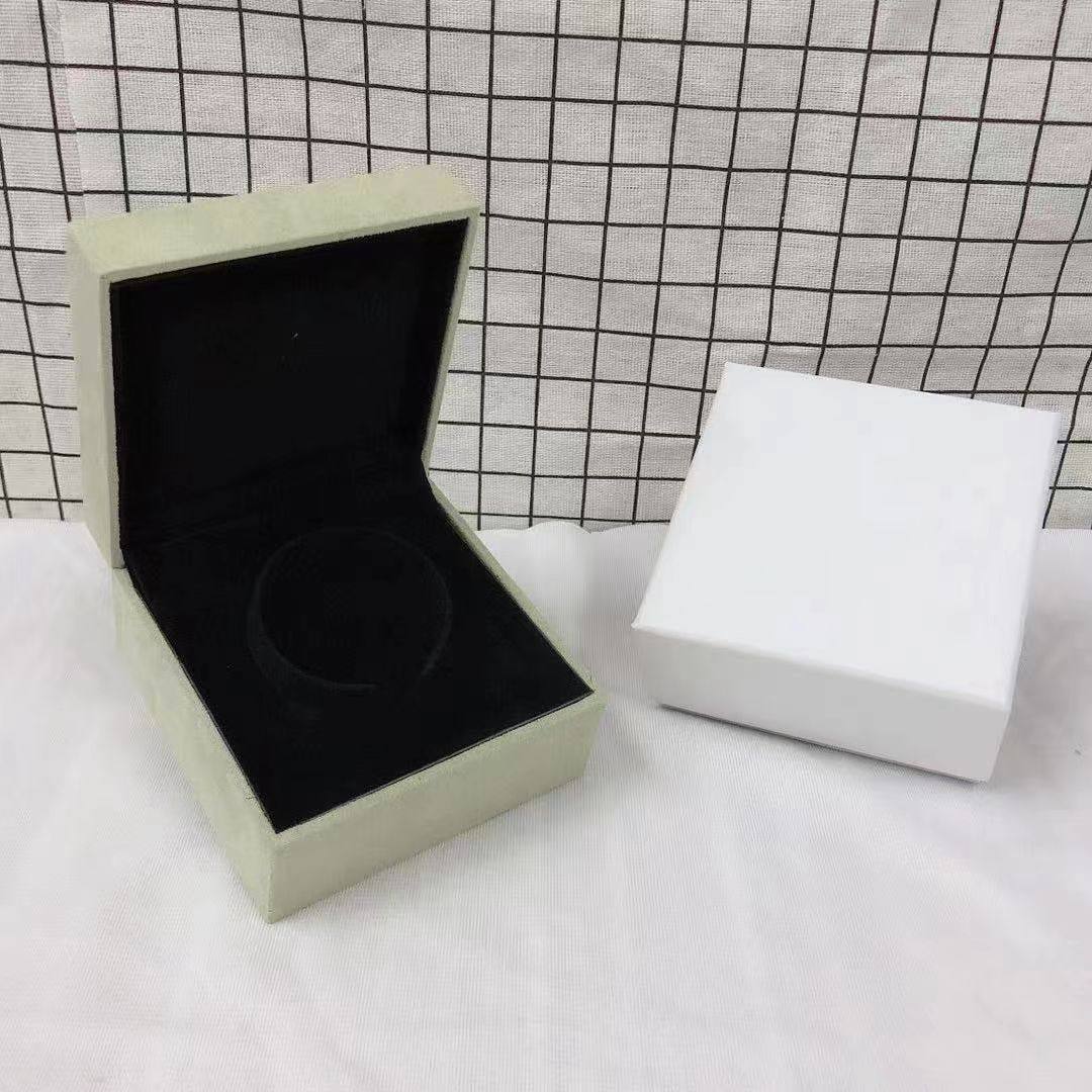 [Royal] VA CLOVER BOX GIFT BAG
