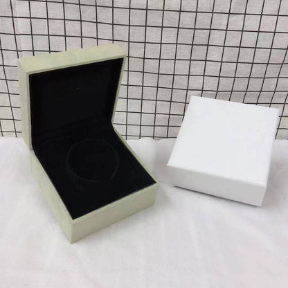 [Royal] VA CLOVER BOX GIFT BAG