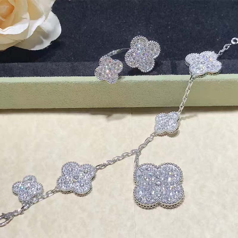 [Royal Jewellery]CLOVER 6 MOTIFS SILVER DIAMOND BRACELET
