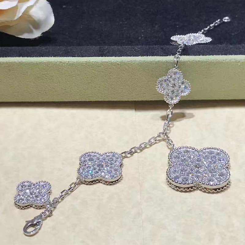 [Royal Jewellery]CLOVER 6 MOTIFS SILVER DIAMOND BRACELET
