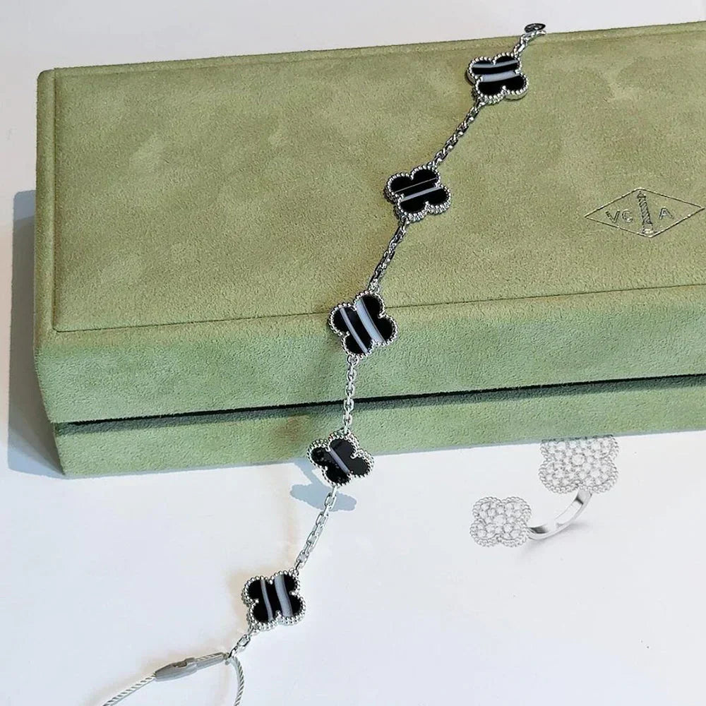 [Royal] Clover 5-Motif & LOVE Unlimited Bracelet Set